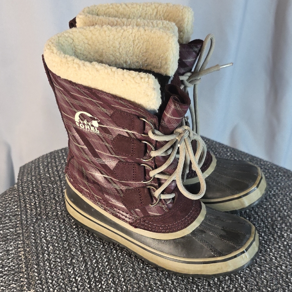 Sorel women's size 6 1964 Pac Purple & White Plaid Sherpa Pile Duck boots